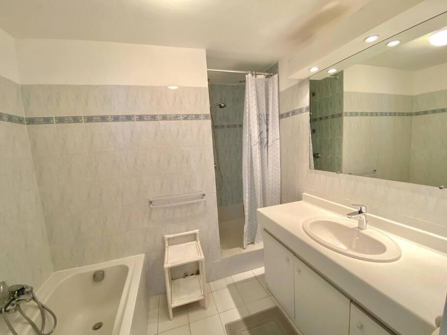 A Louer Haut De Villa 4 Pieces A Sainte-Maxime Golfe De St-Tropez 外观 照片